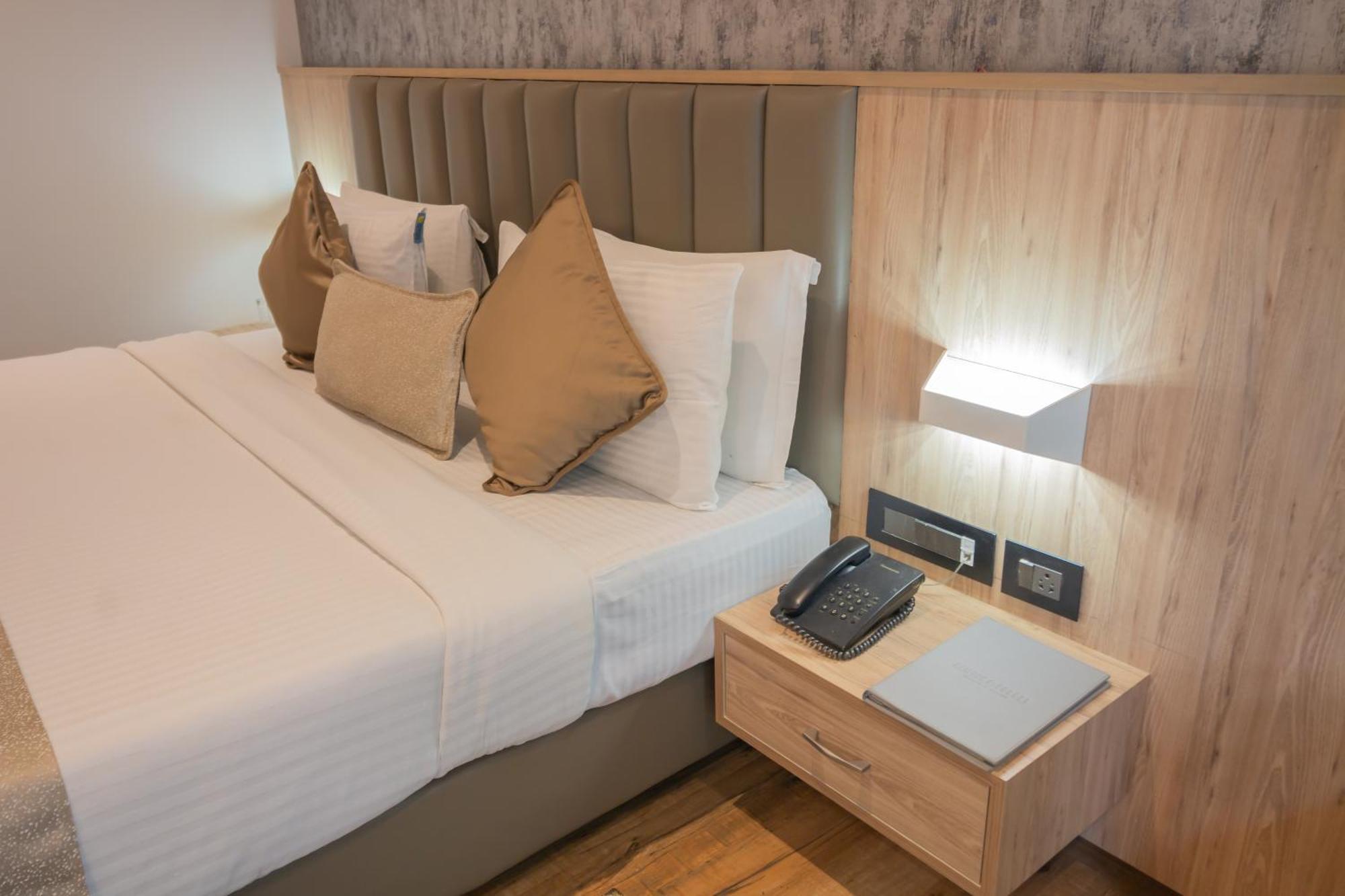 Hotel Celestiial , Candolim Buitenkant foto